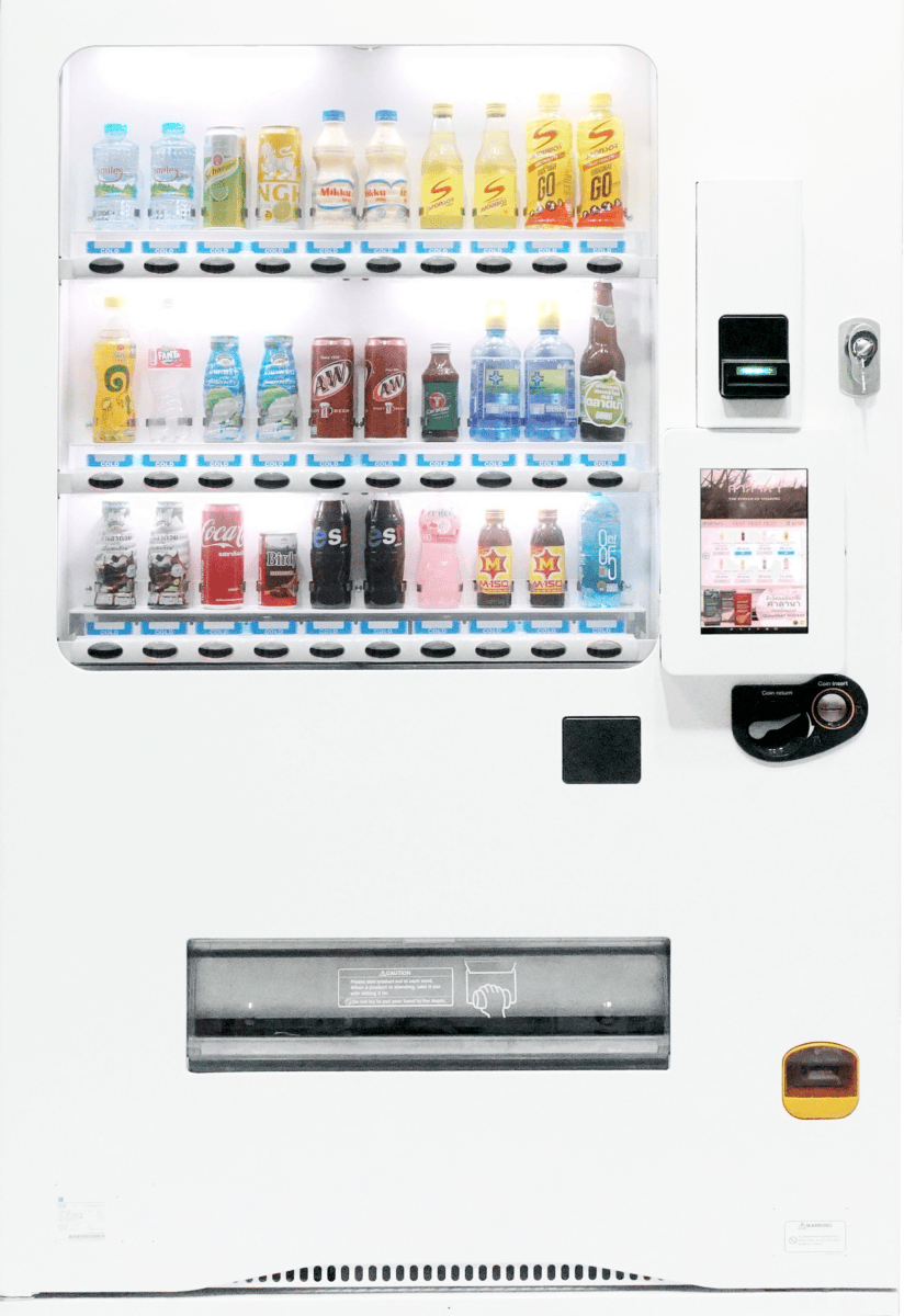 ตู้จำหน่ายเครื่องดื่มอัตโนมัติ Fuji รุ่น CAN SLANT หน้าจอสัมผัส 12 นิ้ว สั่งซื้อสินค้า พร้อมแสดงโฆษณา (สินค้าตัวโชร์) PNG 4 ตู้จำหน่ายเครื่องดื่มอัตโนมัติ Fuji รุ่น CAN SLANT หน้าจอสัมผัส 12 นิ้ว สั่งซื้อสินค้า พร้อมแสดงโฆษณา (สินค้าตัวโชร์)