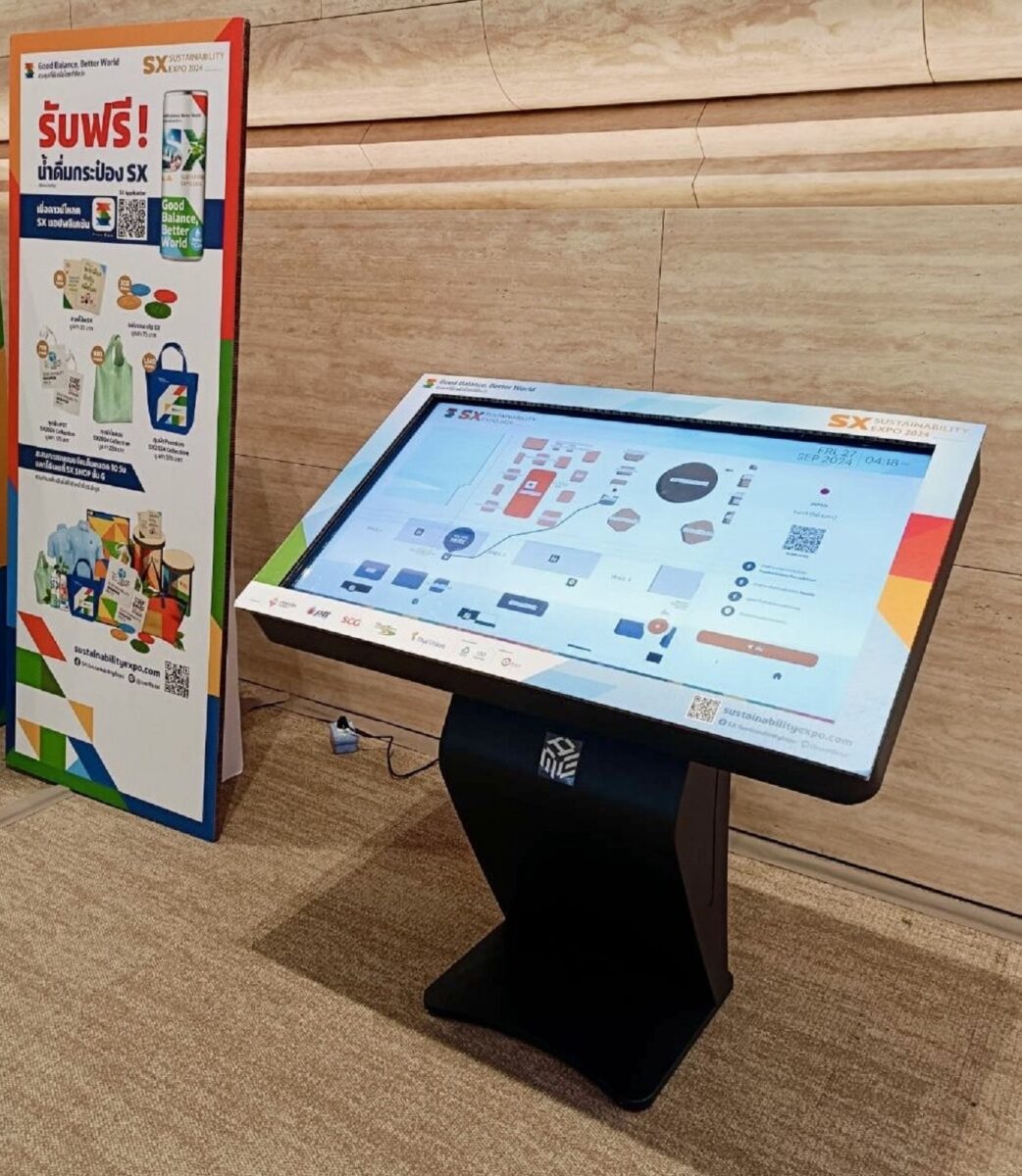 Interactive directory kiosk displaying event map for Sustainability Expo 2024 (SX 2024) in Thailand. Interactive directory kiosk displaying event map for Sustainability Expo 2024 (SX 2024) in Thailand. ตู้คีออสระบบสัมผัส (Interactive Kiosk) แสดงแผนผังงานนิทรรศการ Sustainability Expo 2024 ในประเทศไทย