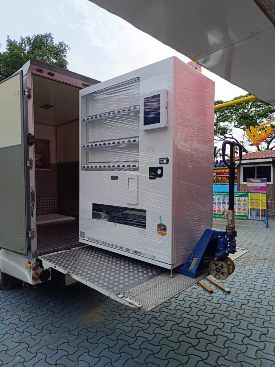 ตู้จำหน่ายเครื่องดื่มอัตโนมัติ Japan Vending machine Fuji ขายเครื่องดื่มขวดแก้ว ขวดพลาสติก กระป๋อง เล็กใหญ่ สูงสุด 500ml. ขวดกลม (Refurbished) ตู้จำหน่ายเครื่องดื่มอัตโนมัติ Japan Vending machine Fuji ขายเครื่องดื่มขวดแก้ว ขวดพลาสติก กระป๋อง เล็กใหญ่ สูงสุด 500ml. ขวดกลม (Refurbished) - Image 5