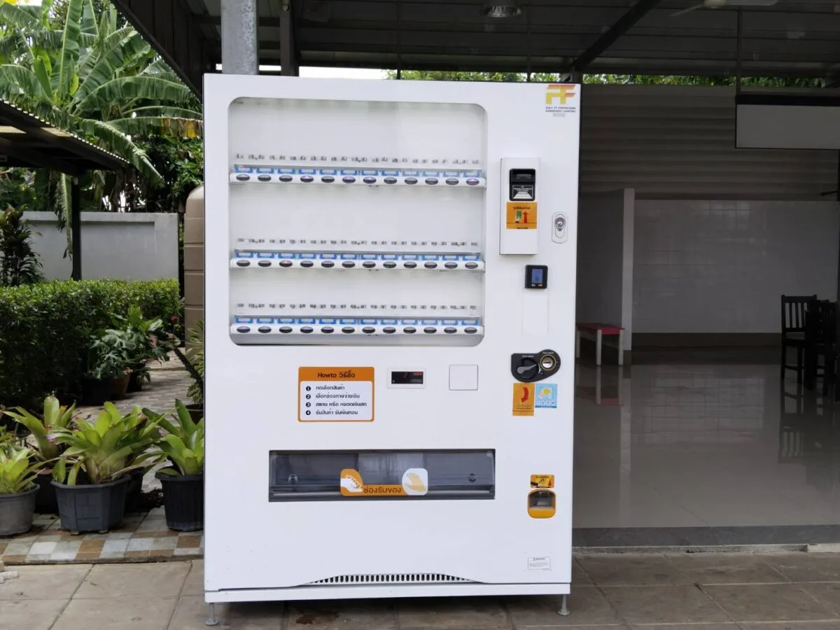 ตู้จำหน่ายเครื่องดื่มอัตโนมัติ Japan Vending machine Fuji ขายเครื่องดื่มขวดแก้ว ขวดพลาสติก กระป๋อง เล็กใหญ่ สูงสุด 500ml. ขวดกลม (Refurbished) ตู้จำหน่ายเครื่องดื่มอัตโนมัติ Japan Vending machine Fuji ขายเครื่องดื่มขวดแก้ว ขวดพลาสติก กระป๋อง เล็กใหญ่ สูงสุด 500ml. ขวดกลม (Refurbished) - Image 13
