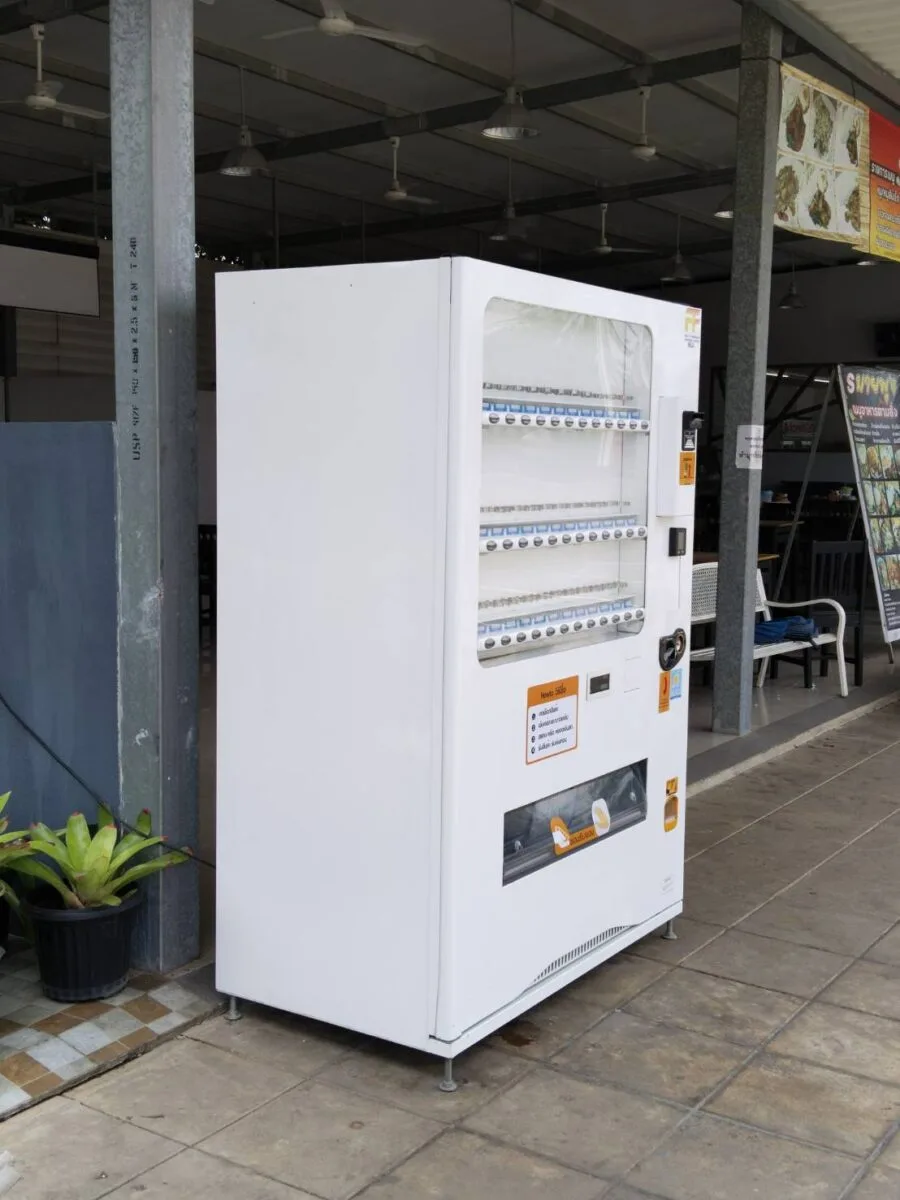 ตู้จำหน่ายเครื่องดื่มอัตโนมัติ Japan Vending machine Fuji ขายเครื่องดื่มขวดแก้ว ขวดพลาสติก กระป๋อง เล็กใหญ่ สูงสุด 500ml. ขวดกลม (Refurbished) ตู้จำหน่ายเครื่องดื่มอัตโนมัติ Japan Vending machine Fuji ขายเครื่องดื่มขวดแก้ว ขวดพลาสติก กระป๋อง เล็กใหญ่ สูงสุด 500ml. ขวดกลม (Refurbished) - Image 14