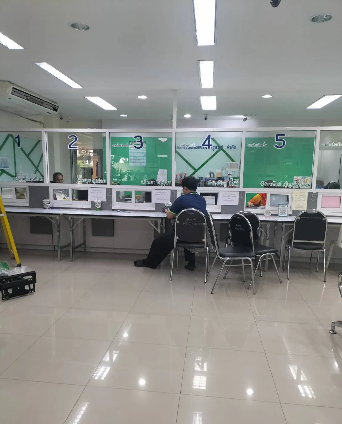 ตู้คีย์ออส กดบัตรคิว ตู้กดบัตรคิว 10 นิ้ว ระบบคิวอัจฉริยะ สำหรับธนาคารและโรงพยาบาล ตู้คีย์ออส กดบัตรคิว ตู้กดบัตรคิว 10 นิ้ว ระบบคิวอัจฉริยะ สำหรับธนาคารและโรงพยาบาล - Image 5